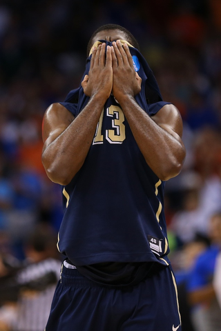 Illustration for article titled One Shitty Moment: March Madness's Saddest Players (And Drake)
